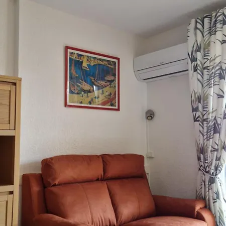 En Bord De A 50m Clim Garage Location Du Samedi Au Samedi Коллиур